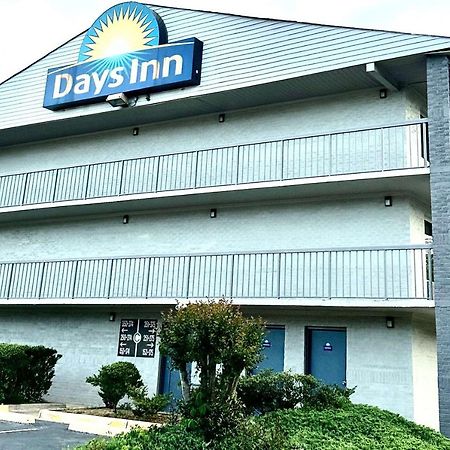 Days Inn By Wyndham Charlotte Northlake Exterior foto