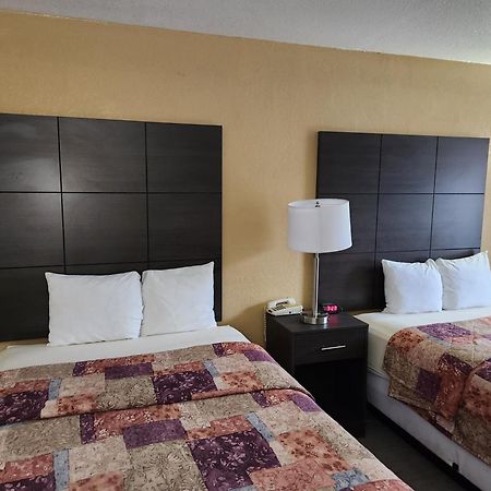 Days Inn By Wyndham Charlotte Northlake Exterior foto