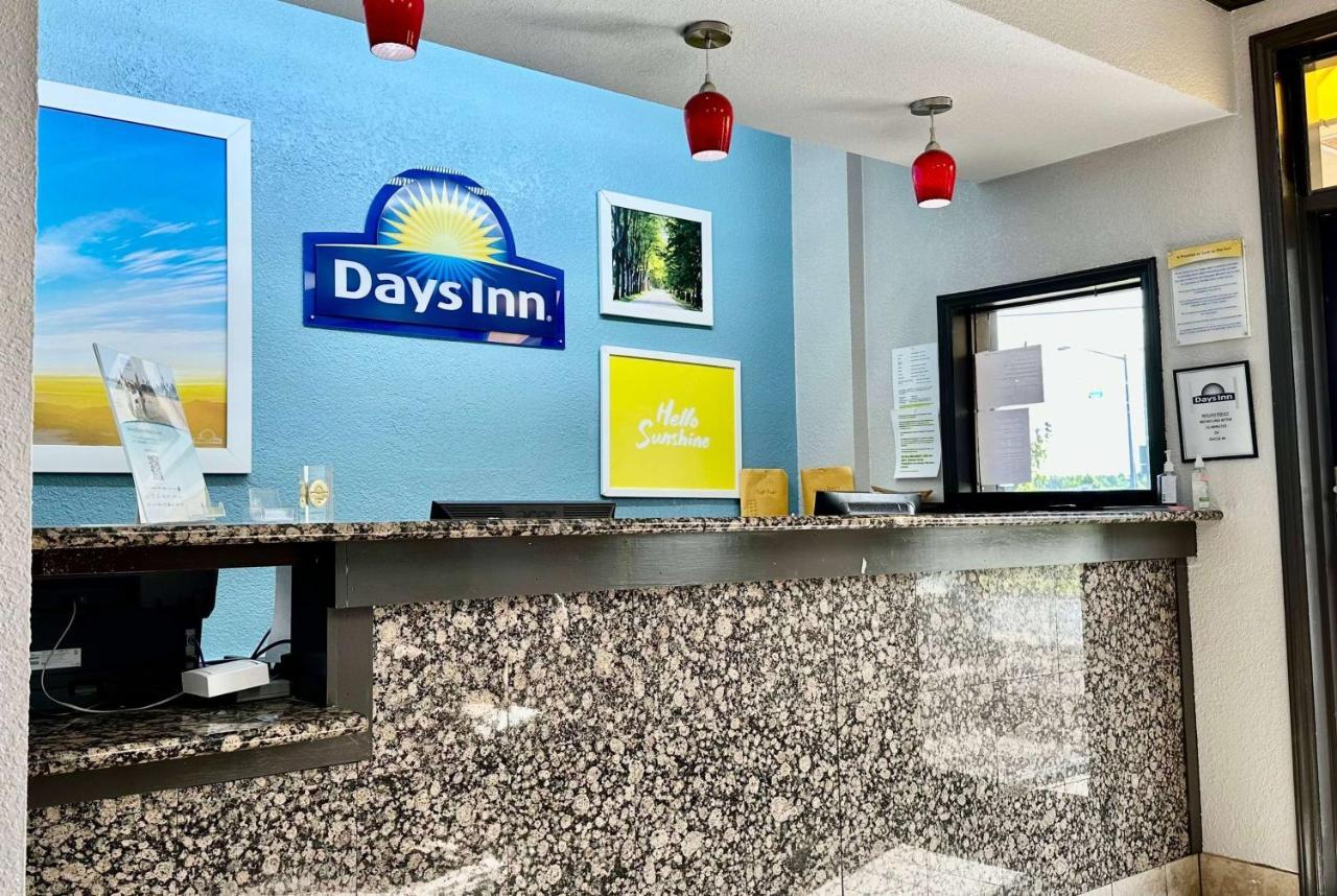 Days Inn By Wyndham Charlotte Northlake Exterior foto